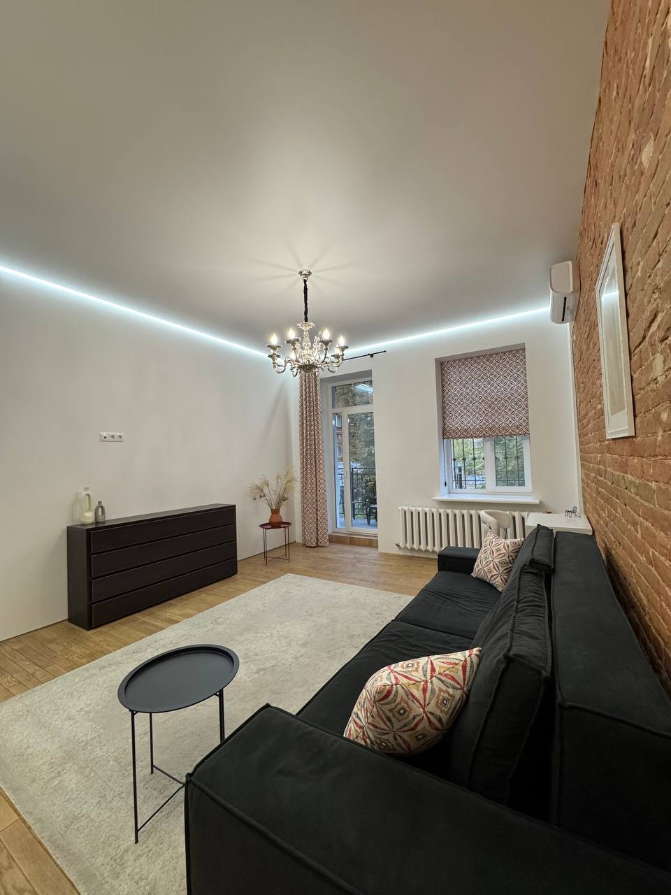 Оренда 3-кімнатної квартири 58 м², Столярова вул.