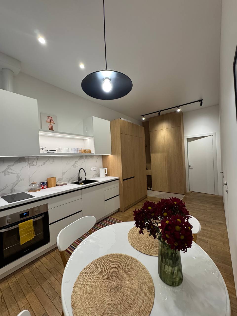 Оренда 3-кімнатної квартири 58 м², Столярова вул.