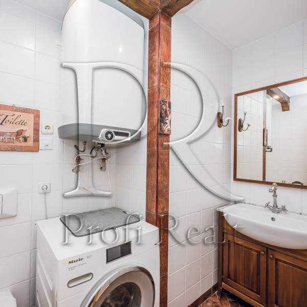 Продажа 3-комнатной квартиры 147 м², Драгоманова ул., 17