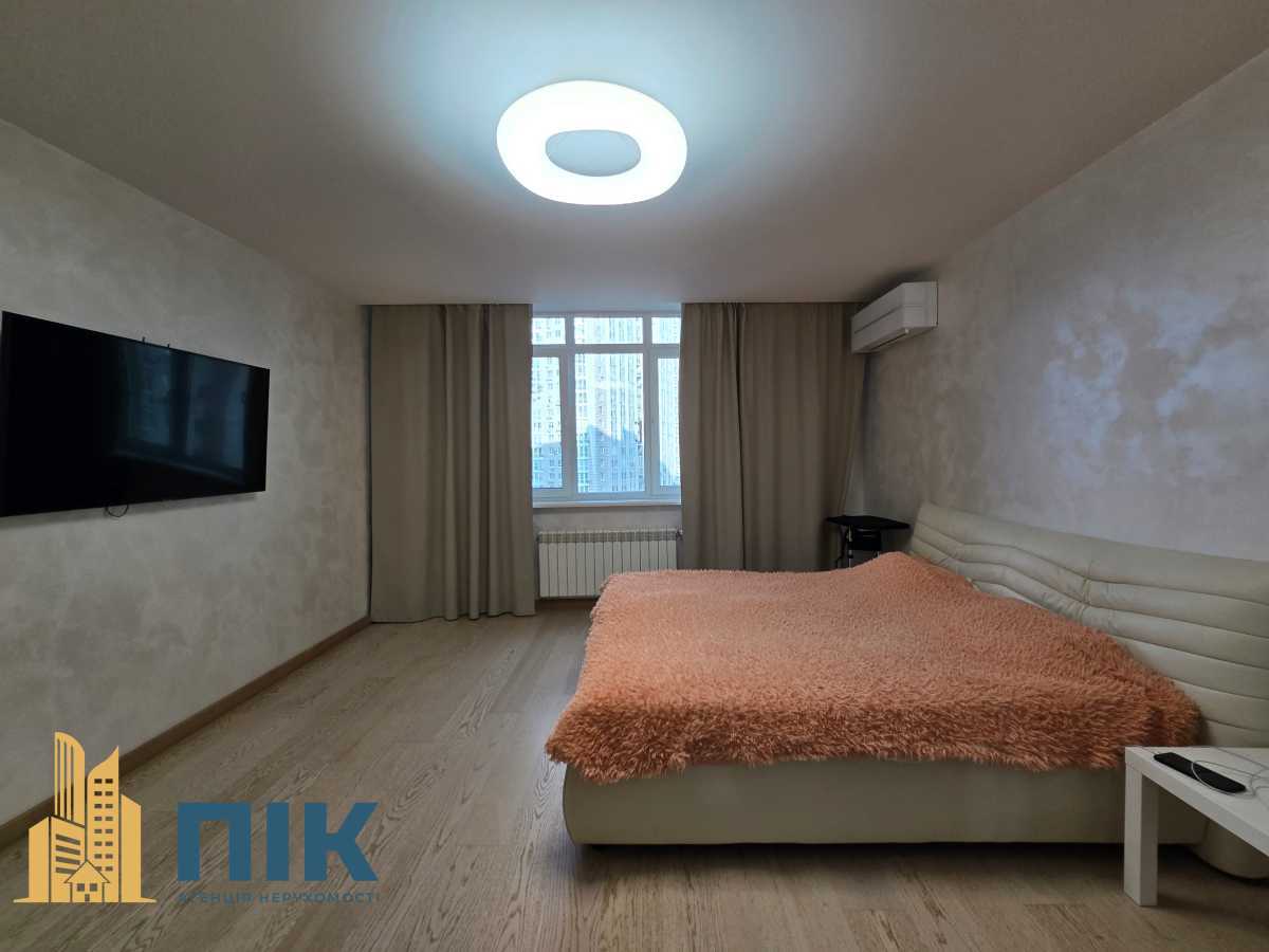 Продажа 3-комнатной квартиры 125 м², Героев Сталинграда просп., 2Д