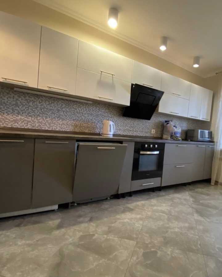 Аренда 3-комнатной квартиры 90 м², Михаила Максимовича ул.