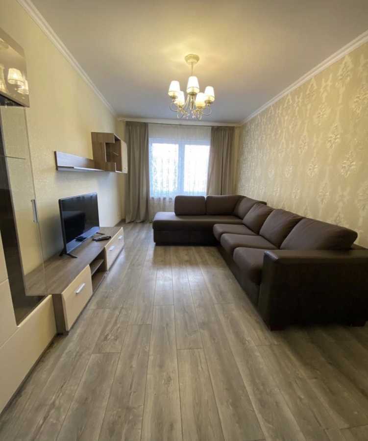 Аренда 3-комнатной квартиры 90 м², Михаила Максимовича ул.