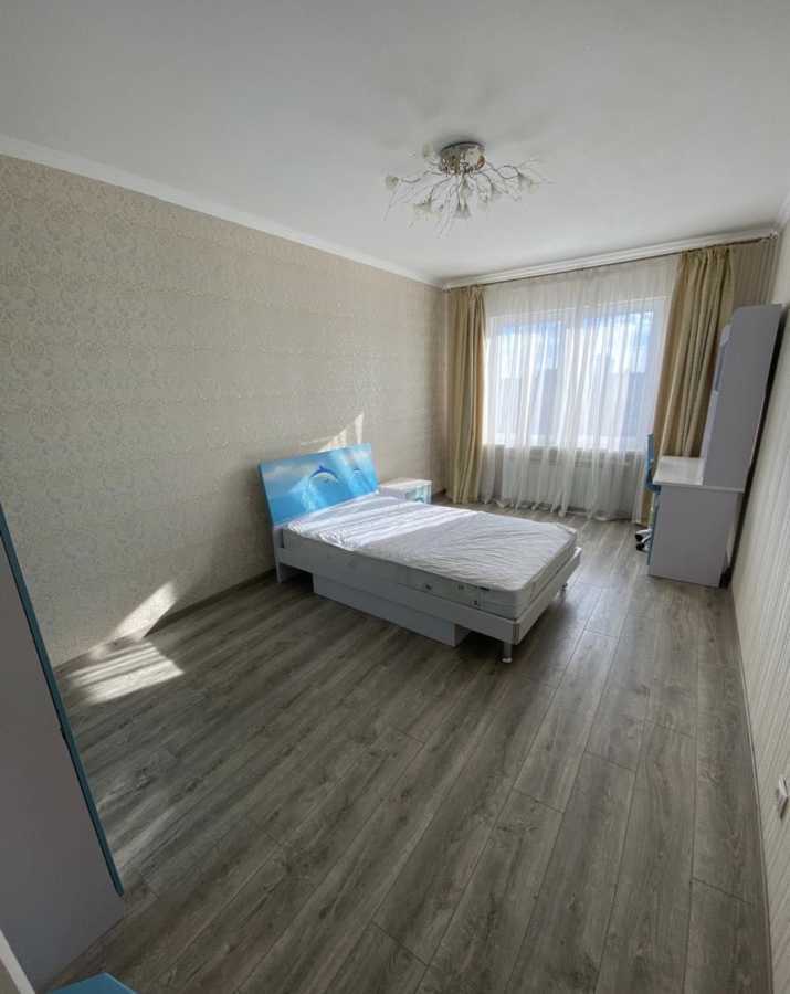 Аренда 3-комнатной квартиры 90 м², Михаила Максимовича ул.