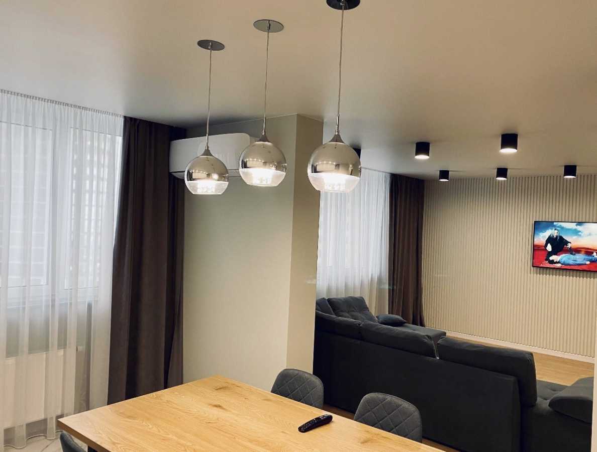 Аренда 3-комнатной квартиры 100 м², Михаила Максимовича ул.