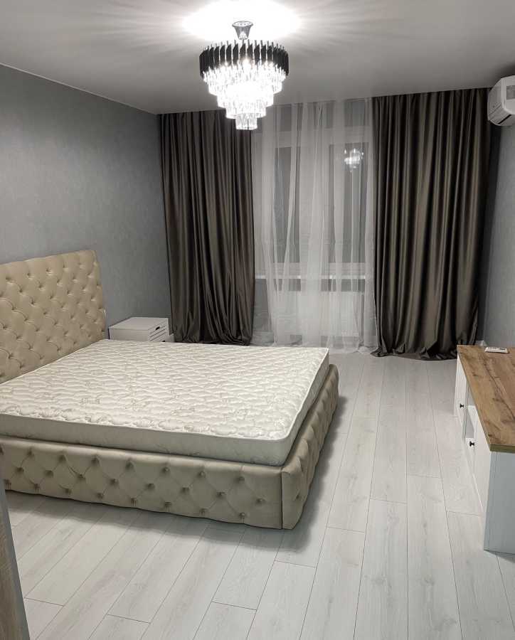 Аренда 1-комнатной квартиры 48 м², Ревуцкого ул.