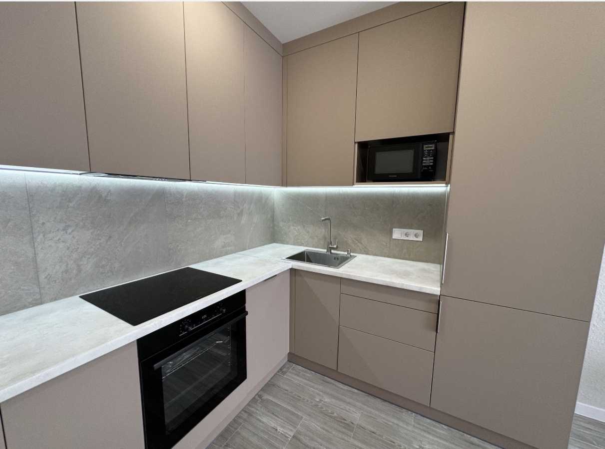 Аренда 1-комнатной квартиры 41 м², Михаила Максимовича ул.