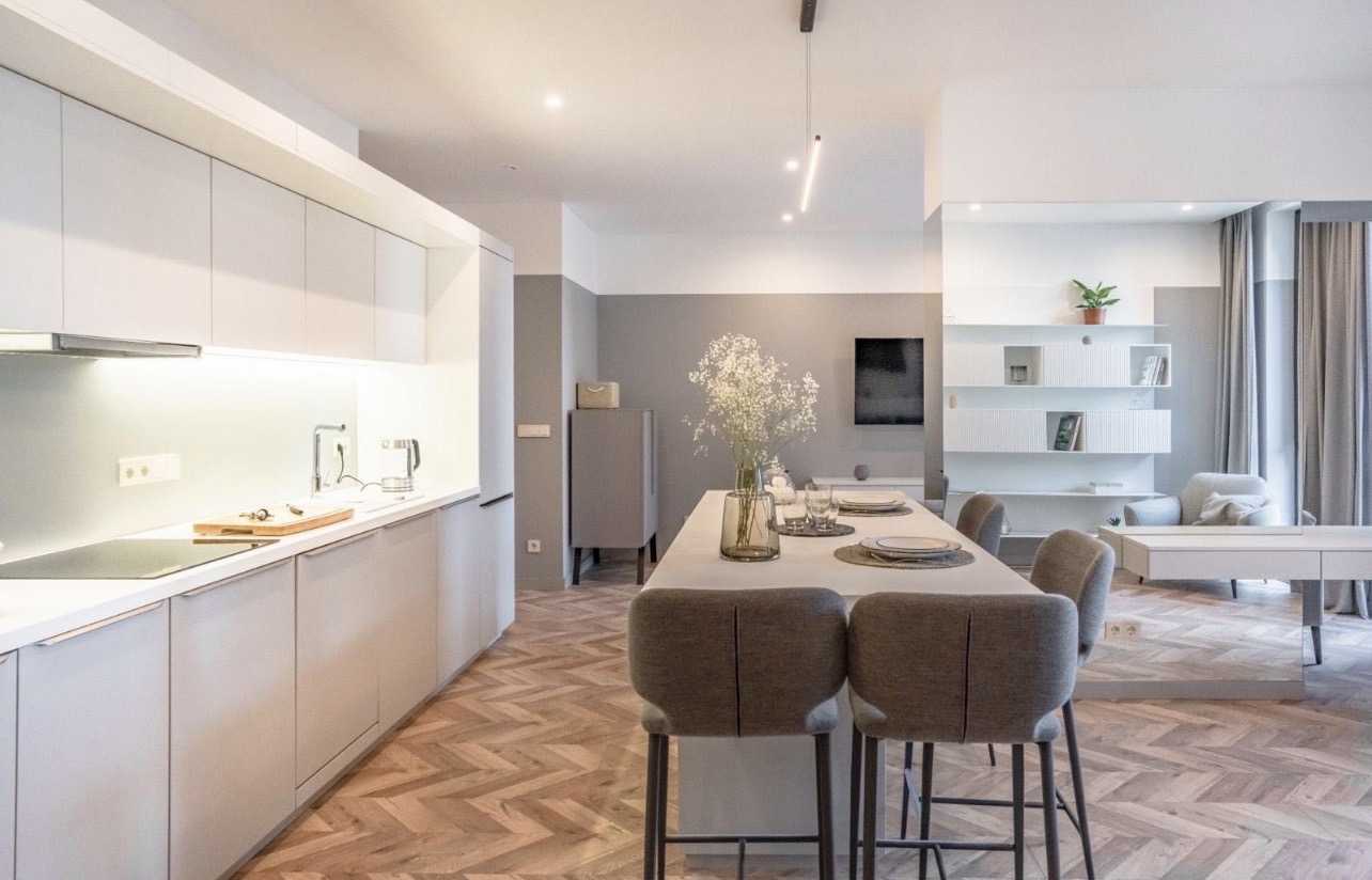 Аренда 3-комнатной квартиры 105 м², Владимира Антоновича ул.