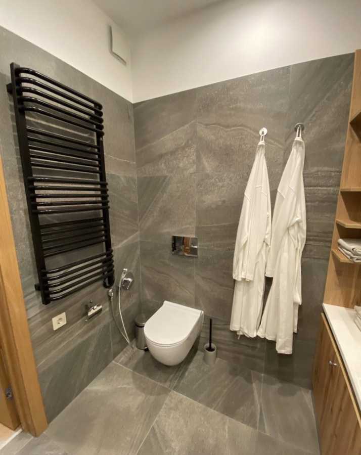 Аренда 3-комнатной квартиры 105 м², Владимира Антоновича ул.