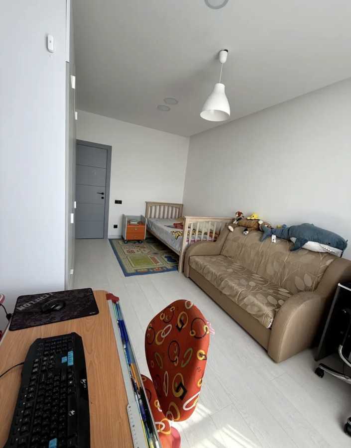 Продажа 3-комнатной квартиры 90 м², Михаила Максимовича ул.