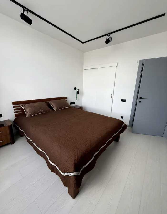 Продажа 3-комнатной квартиры 90 м², Михаила Максимовича ул.