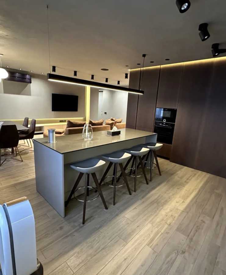 Продажа 2-комнатной квартиры 140 м², Юрия Шумского ул.