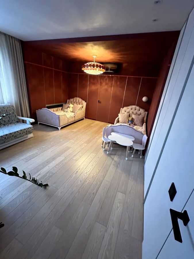 Продажа 2-комнатной квартиры 140 м², Юрия Шумского ул.