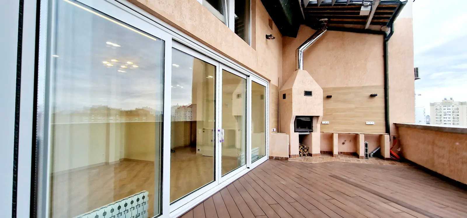 Продажа 4-комнатной квартиры 187 м², Днепровская наб.