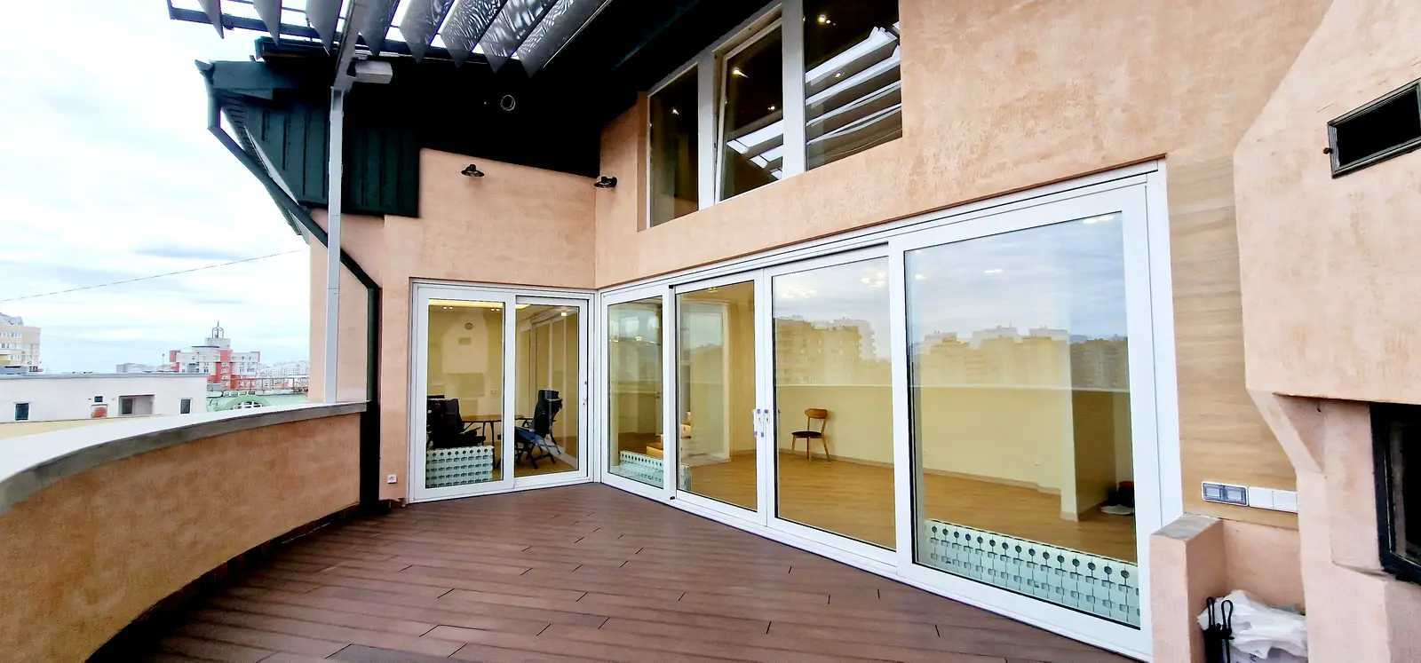 Продажа 4-комнатной квартиры 187 м², Днепровская наб.