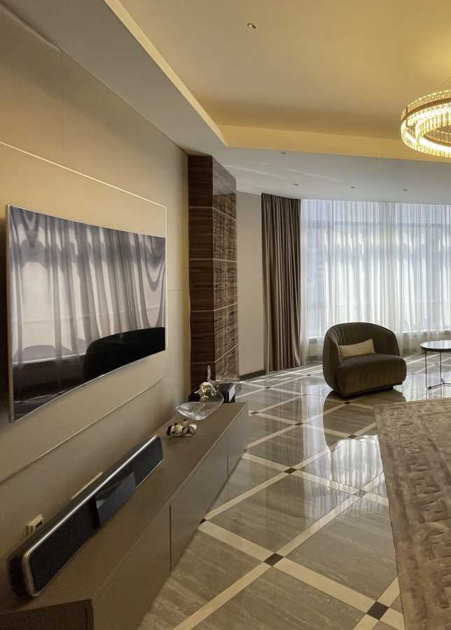 Продажа 4-комнатной квартиры 180 м², Болсуновская ул.