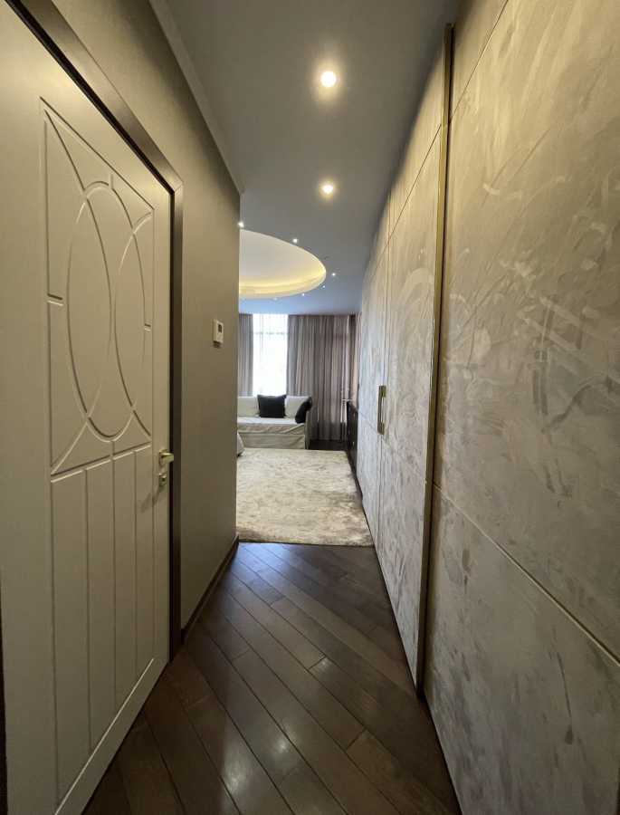 Продажа 4-комнатной квартиры 180 м², Болсуновская ул.