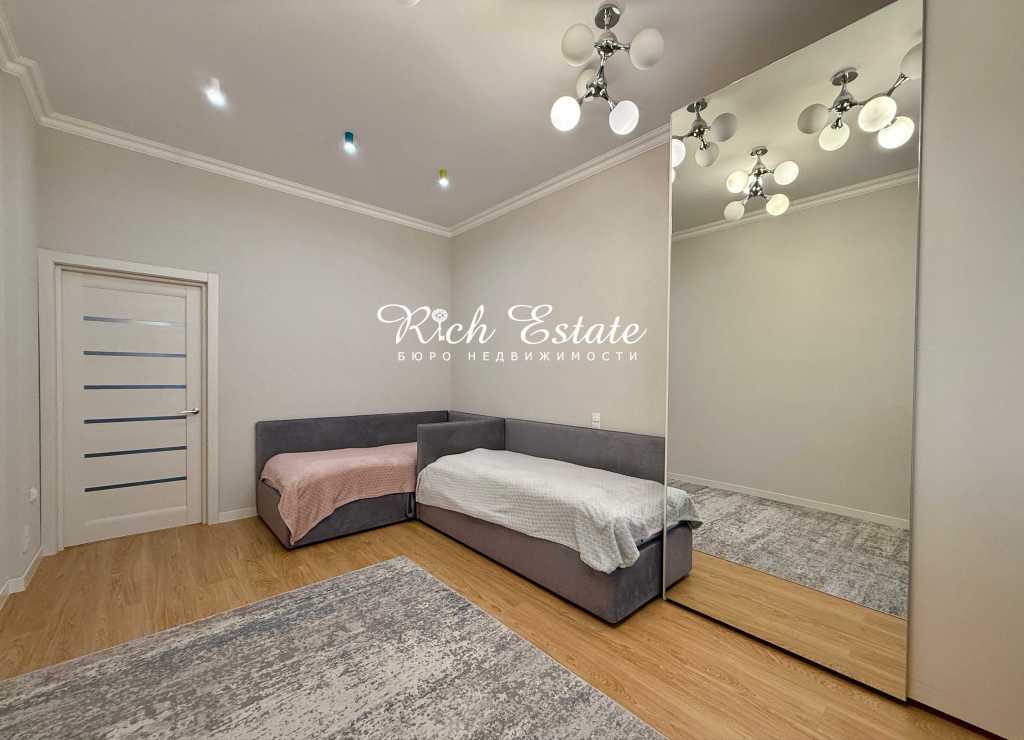 Продажа 3-комнатной квартиры 113.7 м², Вышгородская ул., 45/4