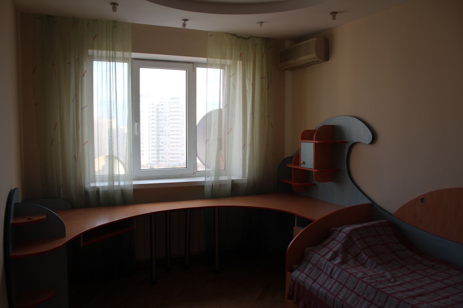 Аренда 4-комнатной квартиры 130 м², Анны Ахматовой ул., 13