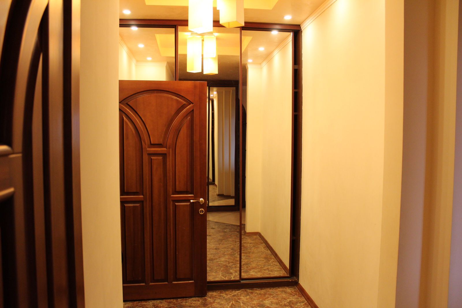 Аренда 4-комнатной квартиры 130 м², Анны Ахматовой ул., 13