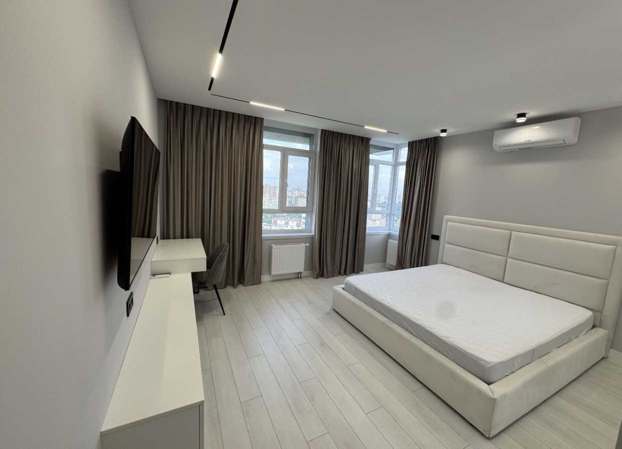 Аренда 3-комнатной квартиры 75 м², Николая Гулака ул.