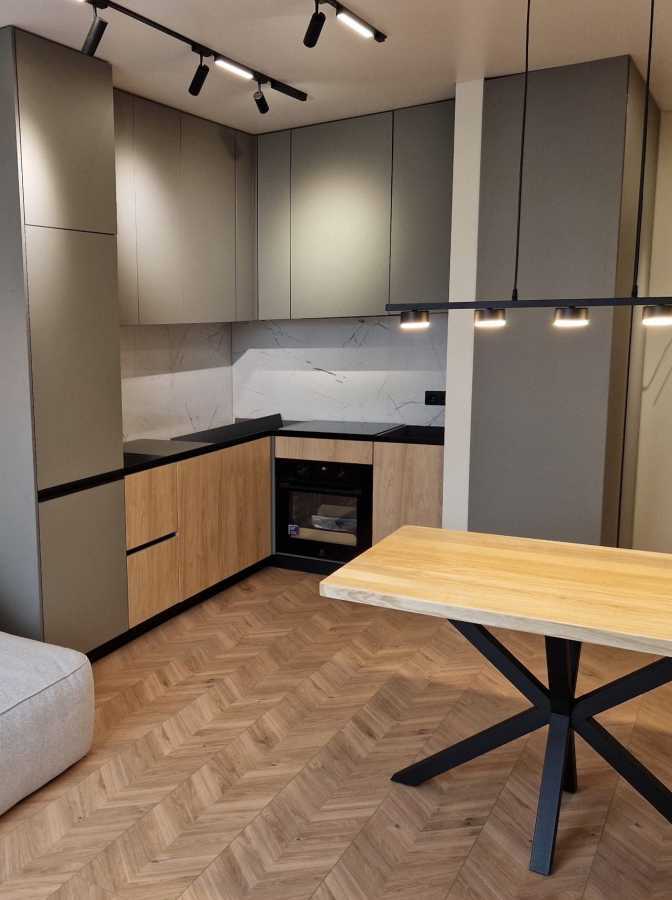 Продаж 1-кімнатної квартири 42 м², Дніпровська наб.