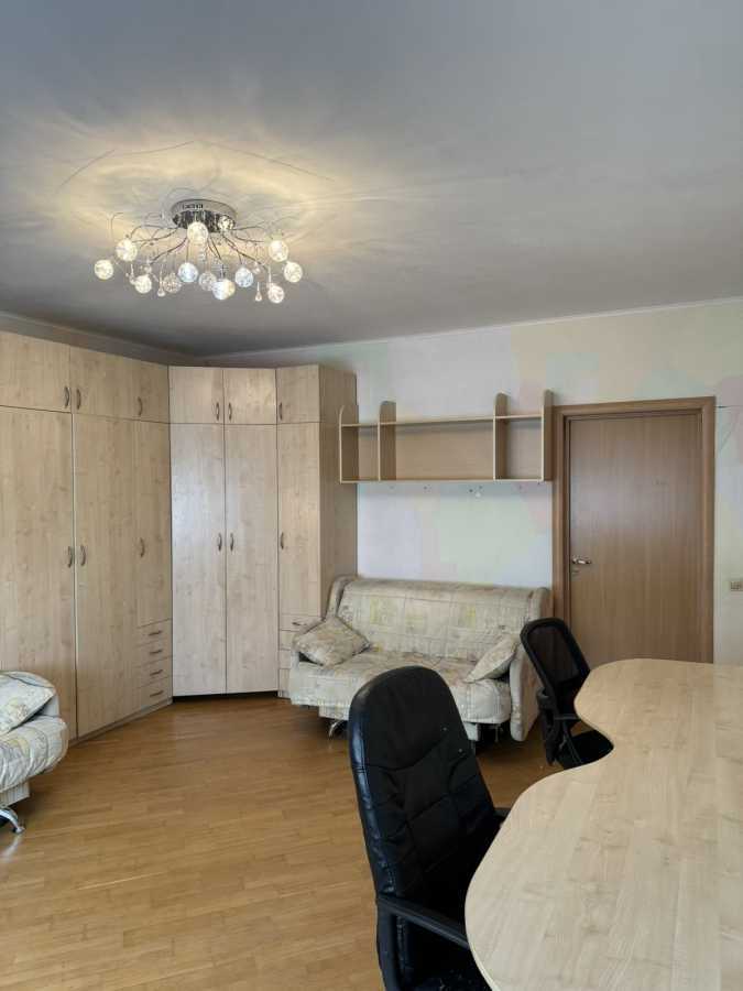 Аренда 3-комнатной квартиры 100 м², Княжий Затон ул., 2/30