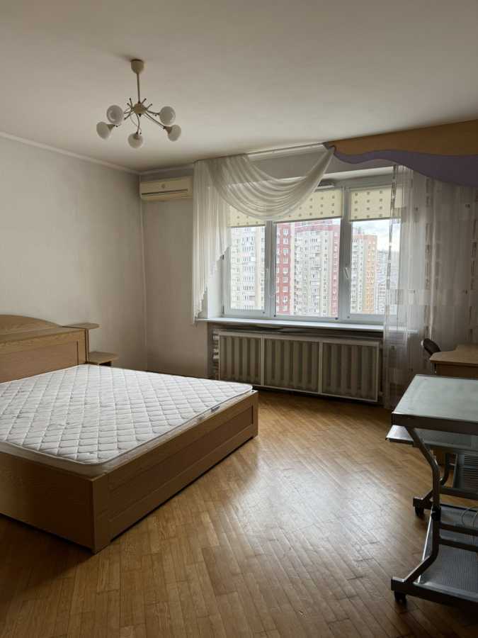 Аренда 3-комнатной квартиры 100 м², Княжий Затон ул., 2/30