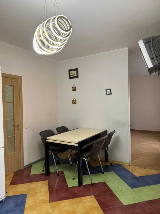 Аренда 3-комнатной квартиры 100 м², Княжий Затон ул., 2/30