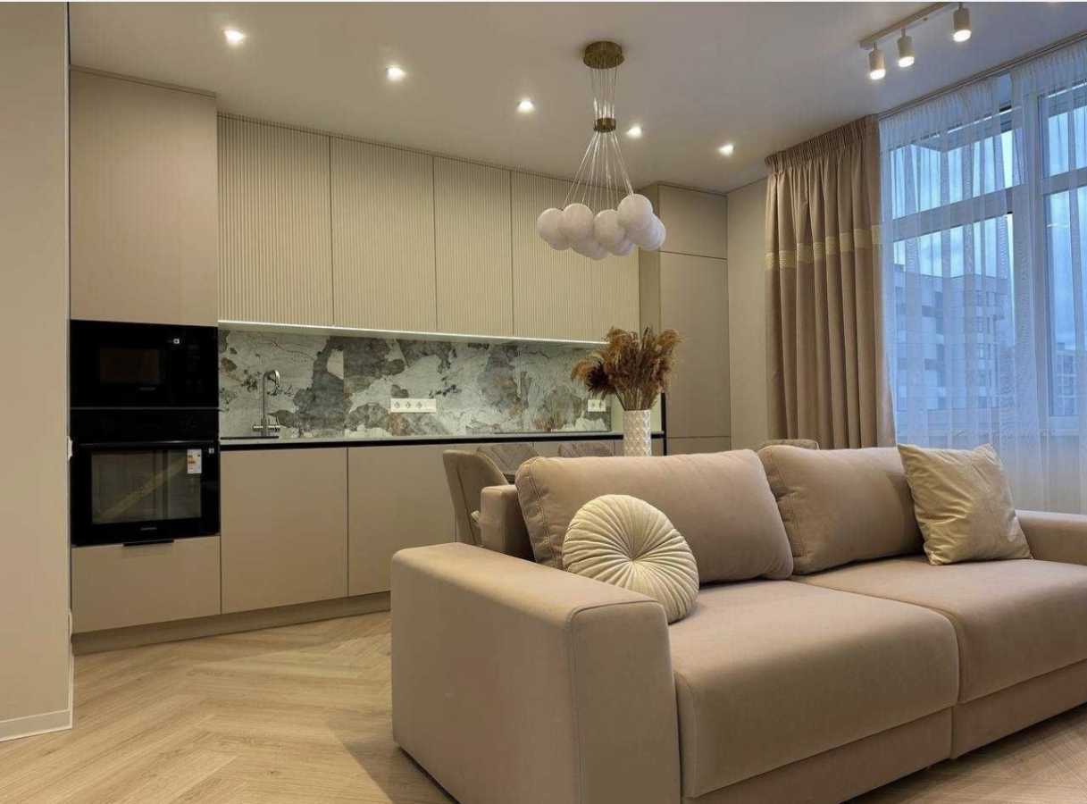 Продажа 2-комнатной квартиры 70 м², Европейская пл., Союза