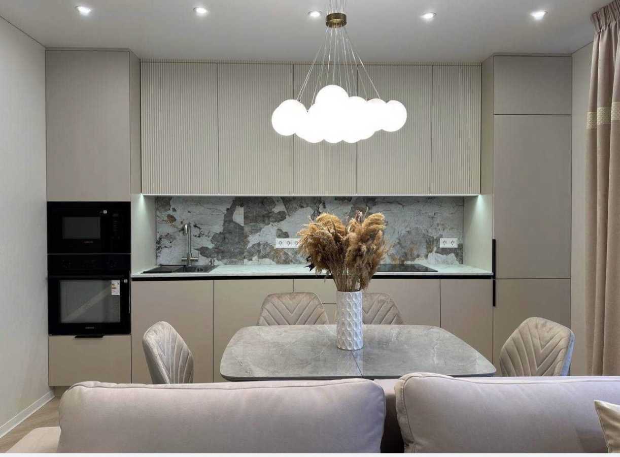 Продажа 2-комнатной квартиры 70 м², Европейская пл., Союза