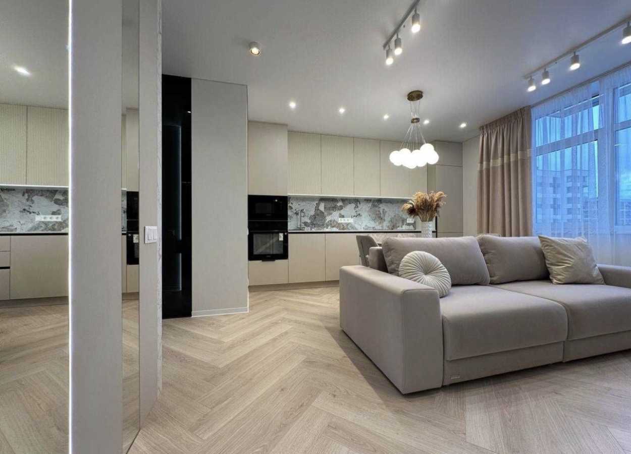 Продажа 2-комнатной квартиры 70 м², Европейская пл., Союза