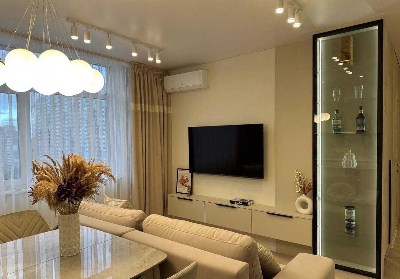 Продажа 2-комнатной квартиры 70 м², Европейская пл., Союза