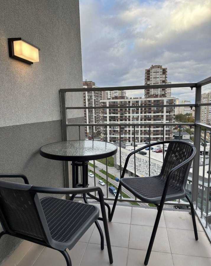 Продажа 2-комнатной квартиры 70 м², Европейская пл., Союза