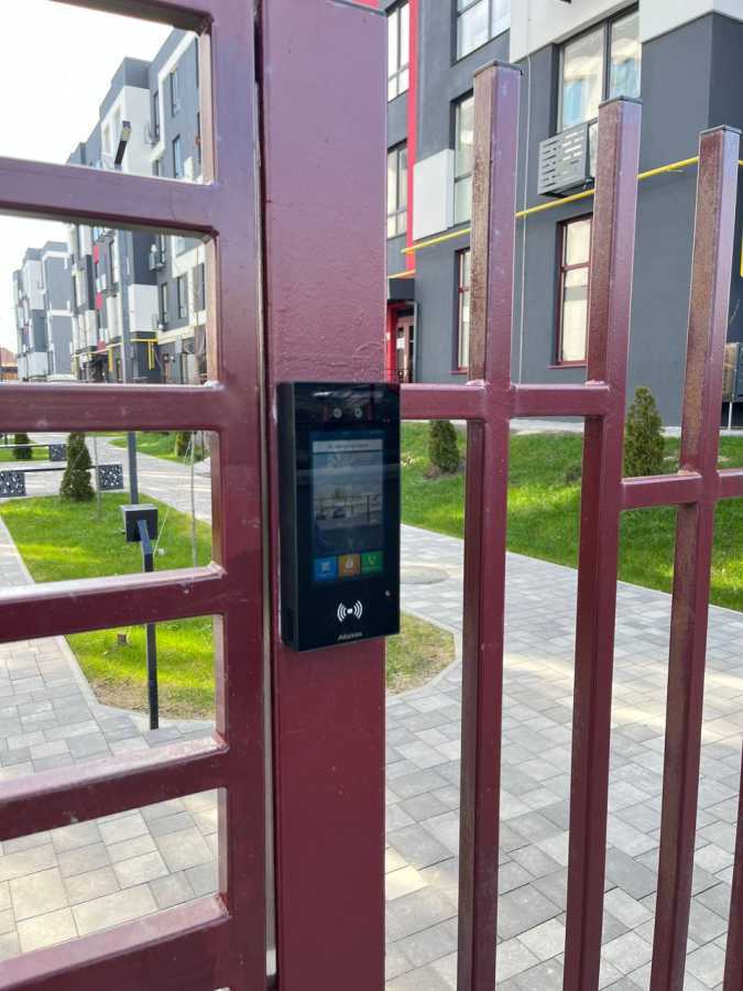 Продаж 1-кімнатної квартири 28 м², Інститутська вул., 5