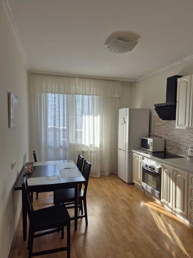 Аренда 1-комнатной квартиры 52 м², Патриарха Мстислава Скрипника ул., 40