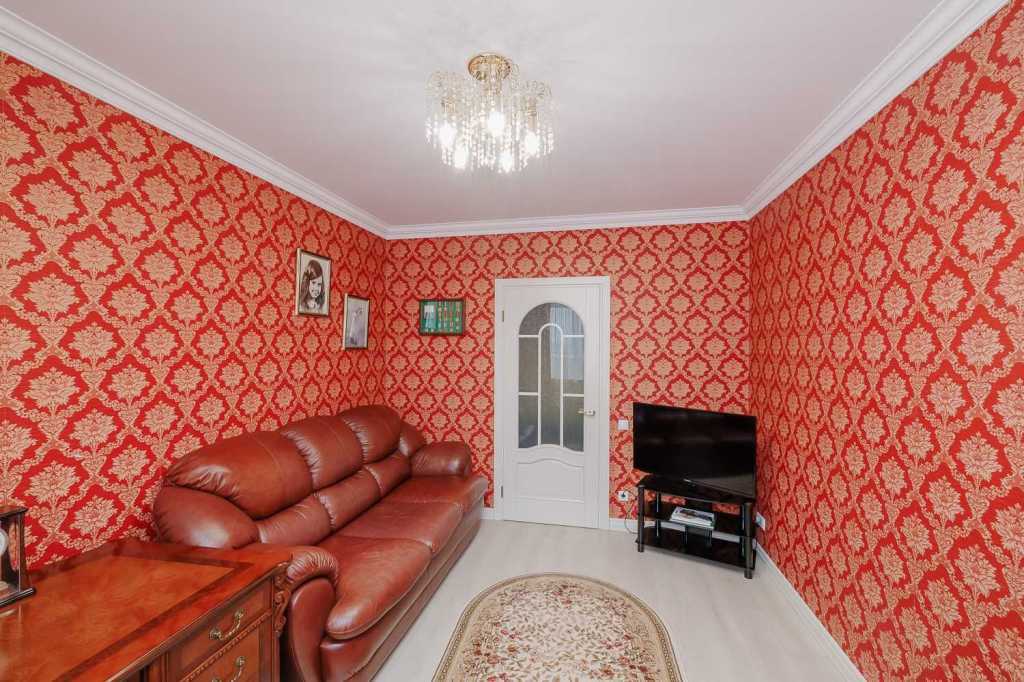 Продажа 3-комнатной квартиры 129.9 м², Курська, 13