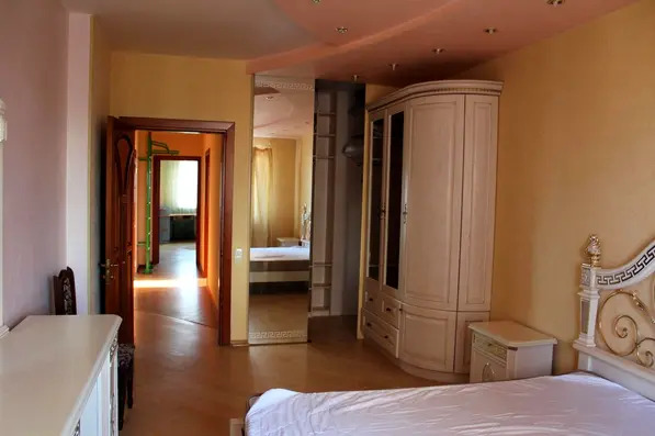 Аренда 4-комнатной квартиры 130 м², Анны Ахматовой ул., 13