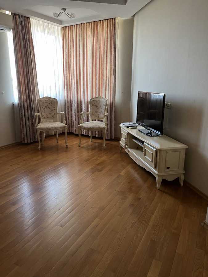Продажа 2-комнатной квартиры 65 м², Саперно-Слободская ул., 22