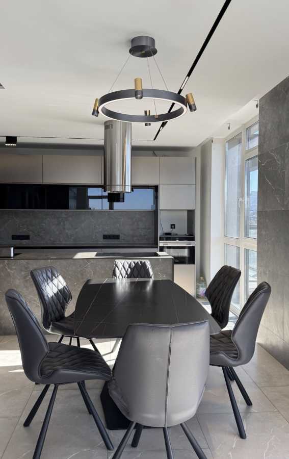 Аренда 4-комнатной квартиры 168 м², Джона Маккейна ул.