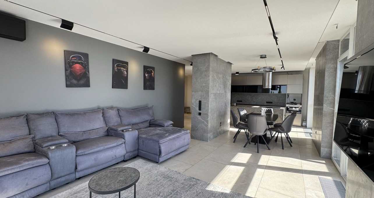 Аренда 4-комнатной квартиры 168 м², Джона Маккейна ул.