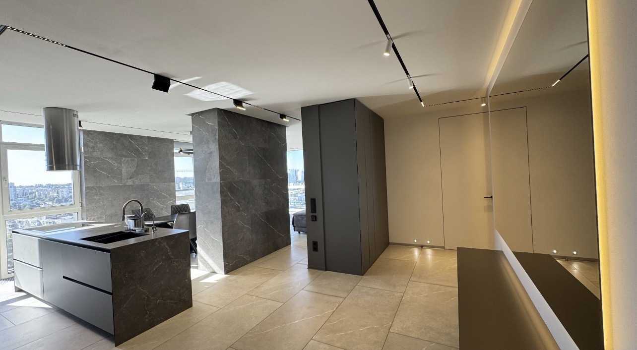 Аренда 4-комнатной квартиры 168 м², Джона Маккейна ул.