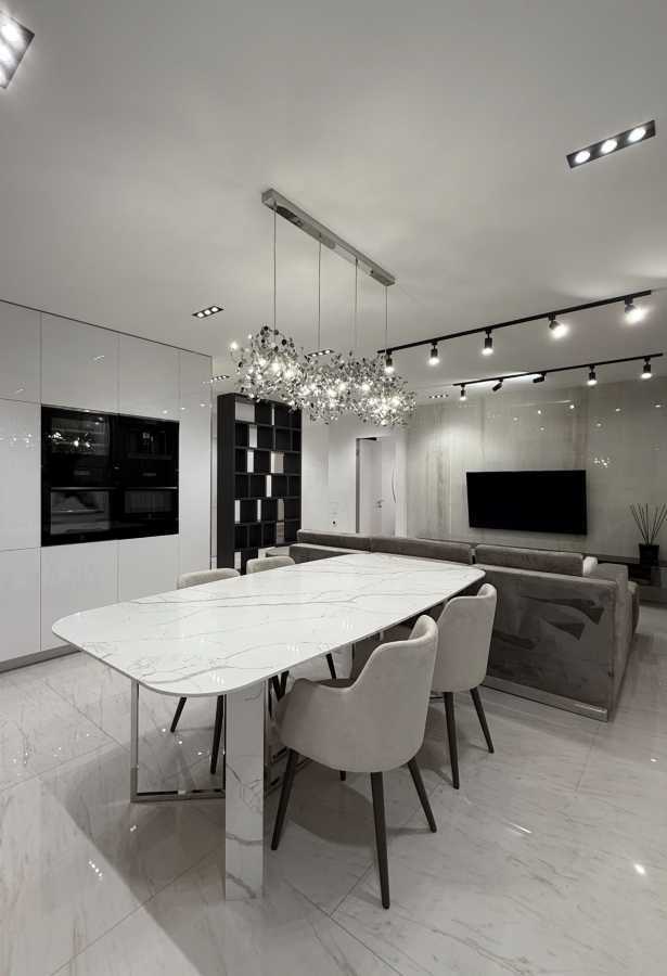 Аренда 4-комнатной квартиры 149 м², Джона Маккейна ул.