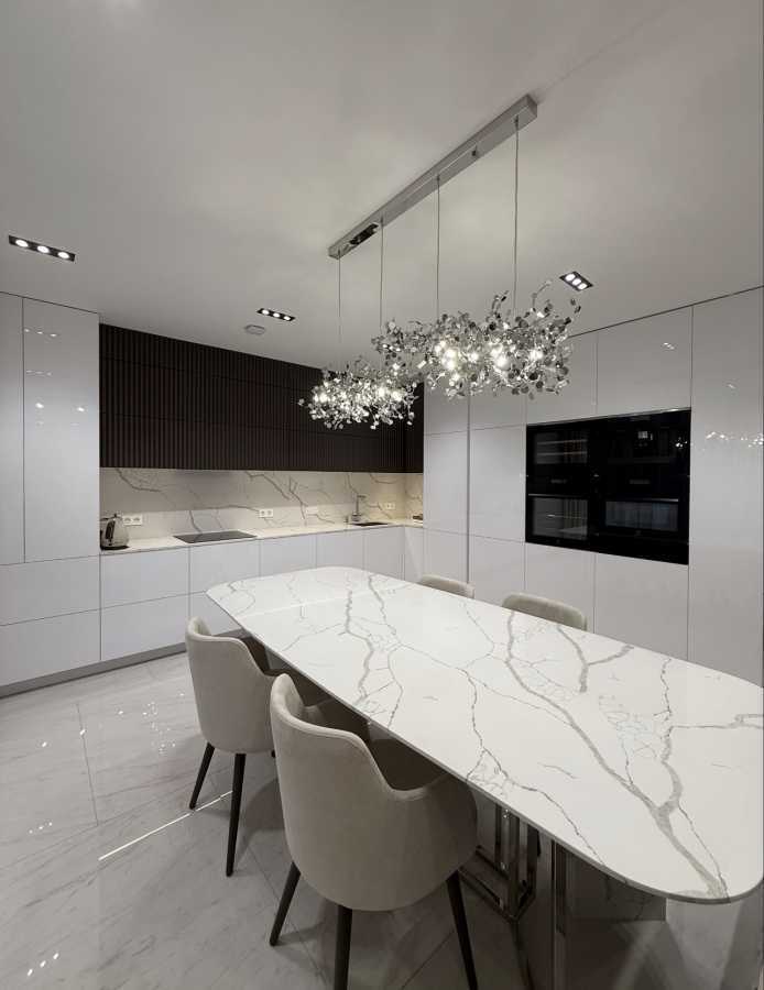 Аренда 4-комнатной квартиры 149 м², Джона Маккейна ул.