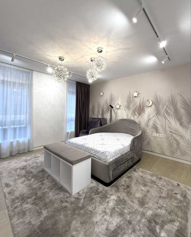 Аренда 4-комнатной квартиры 149 м², Джона Маккейна ул.