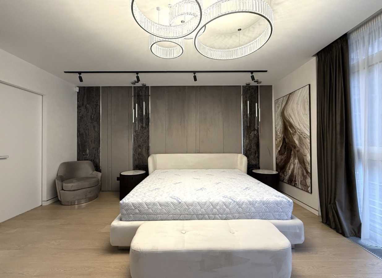 Аренда 4-комнатной квартиры 149 м², Джона Маккейна ул.