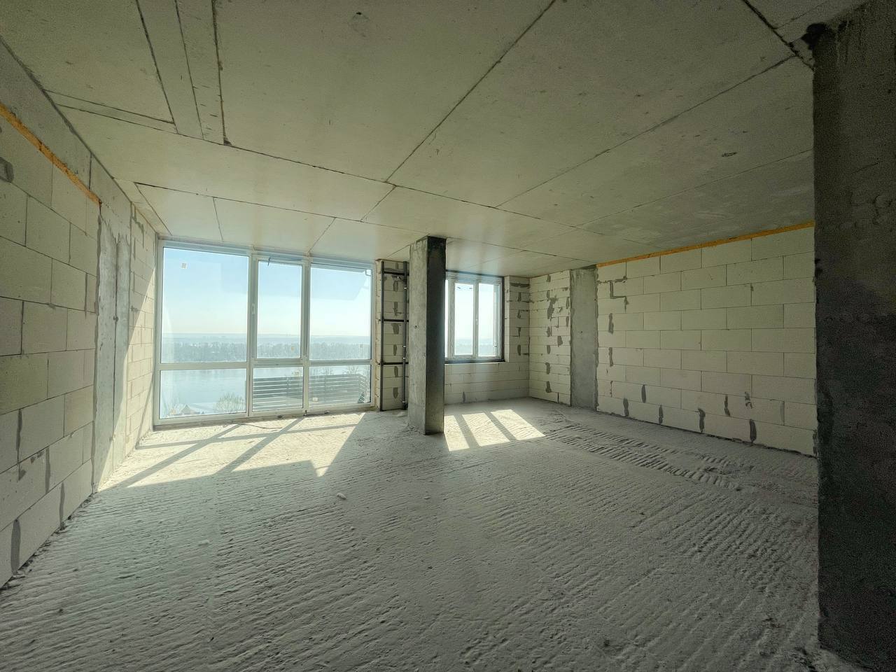 Продажа 2-комнатной квартиры 57 м², Набережная Победы ул.