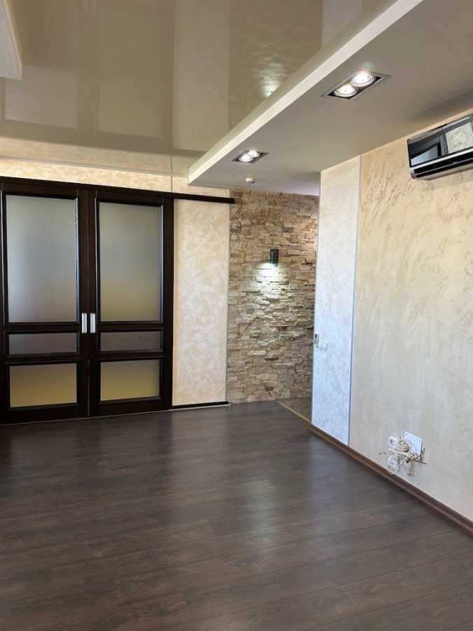 Продажа 5-комнатной квартиры 213 м², Срибнокильская ул., 1