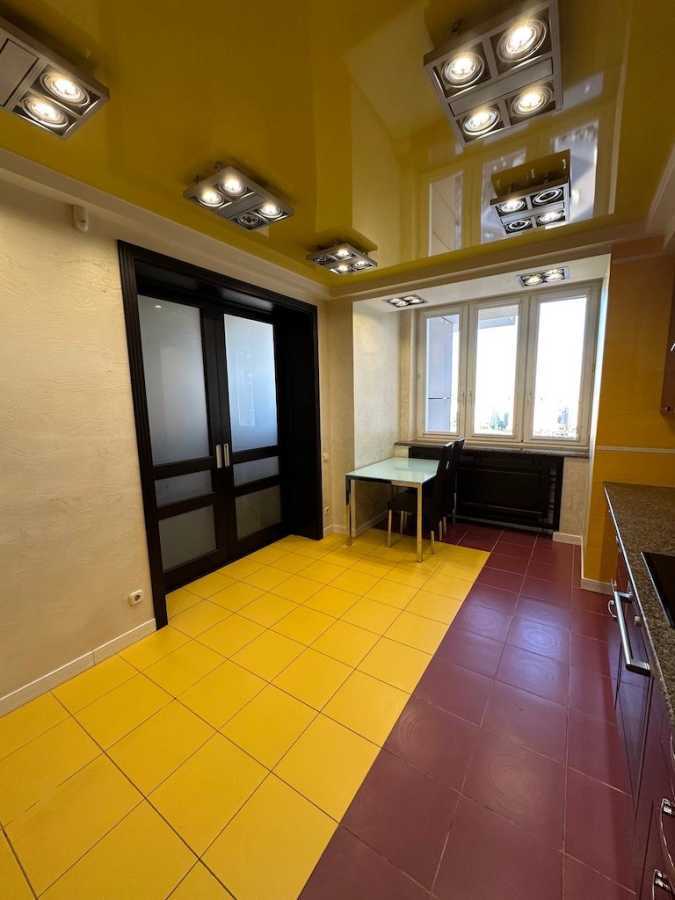 Продажа 5-комнатной квартиры 213 м², Срибнокильская ул., 1