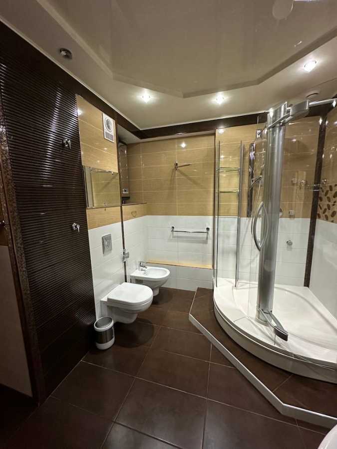 Продажа 5-комнатной квартиры 213 м², Срибнокильская ул., 1