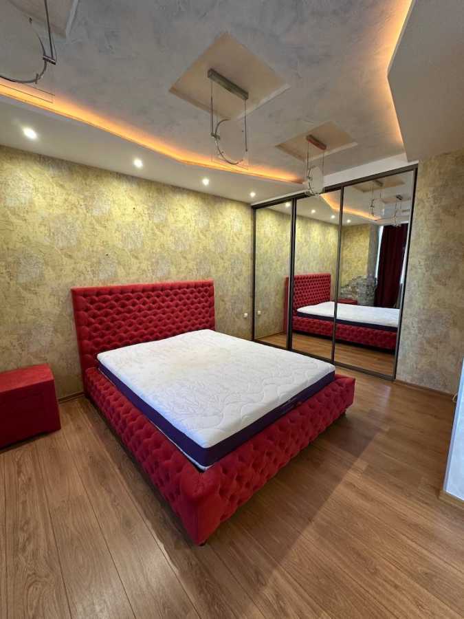 Продажа 5-комнатной квартиры 213 м², Срибнокильская ул., 1